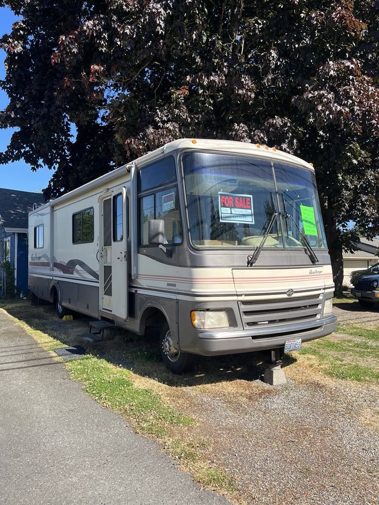 Motor Home 1996