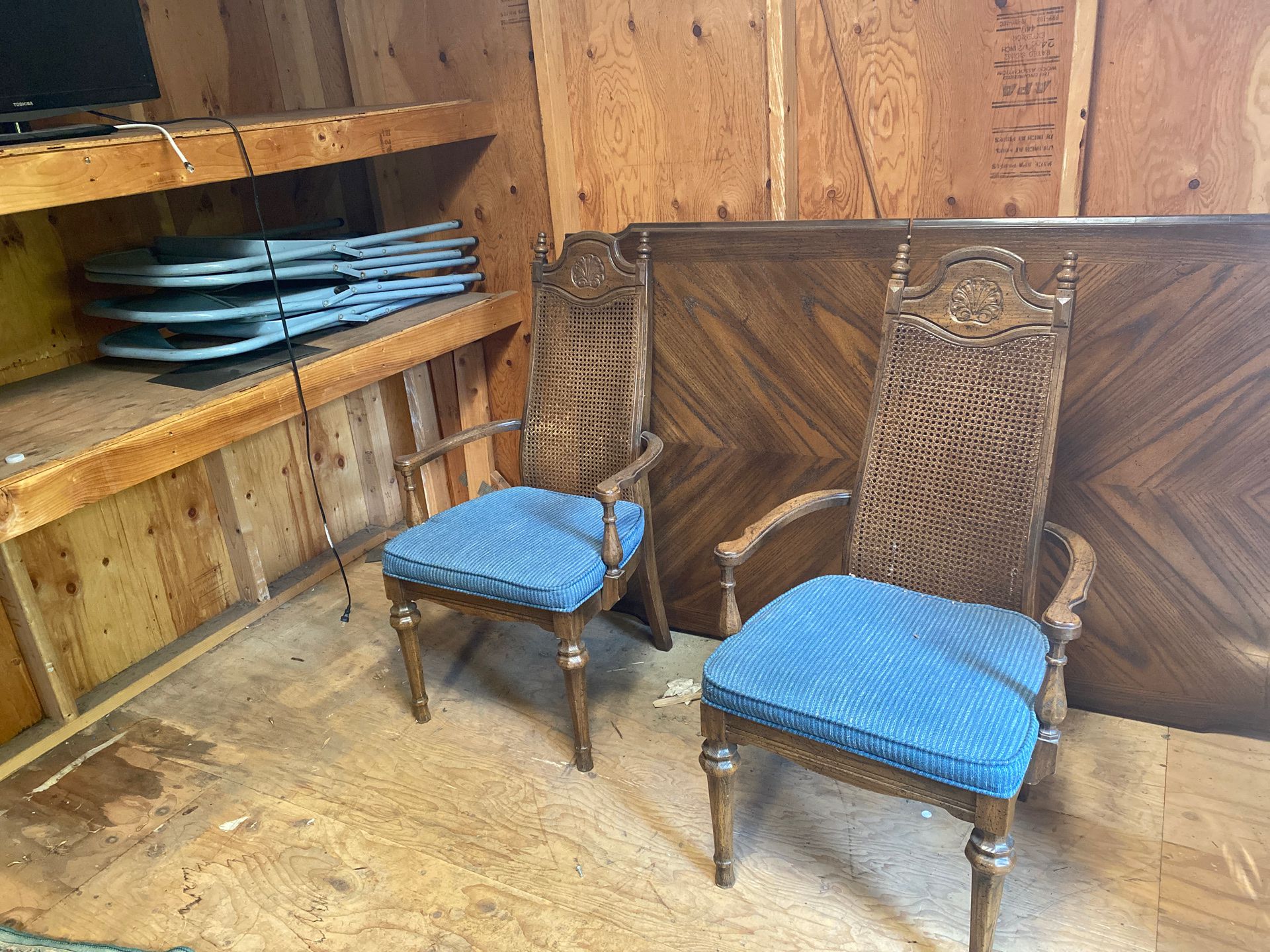 Free items - chairs dining table, antiques, vitamix
