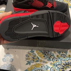 Jordan 4 Red Thunder for Sale in Seattle, WA - OfferUp