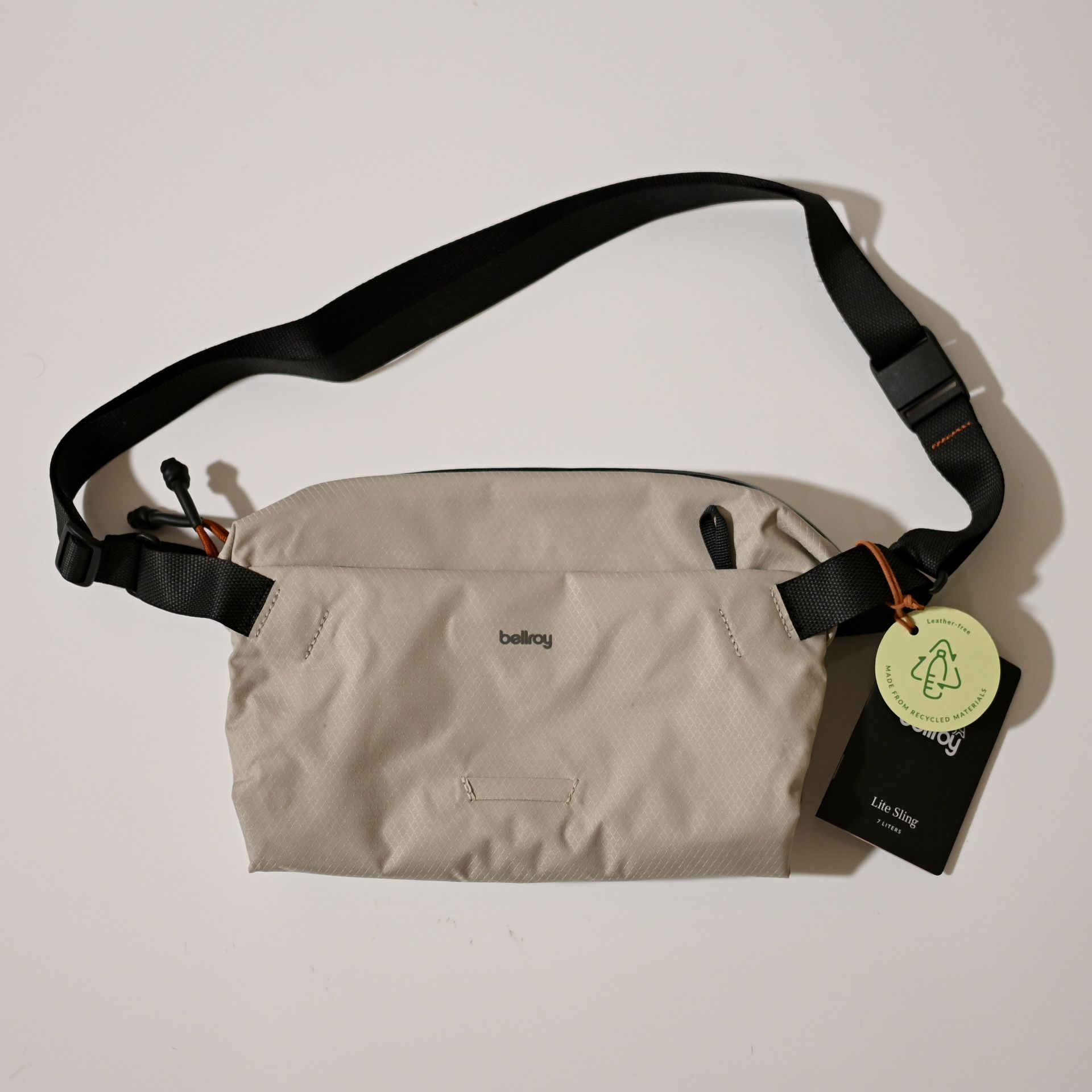 Bellroy Lite 7L Sling Bag Chalk