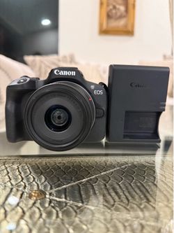 Canon EOS R50