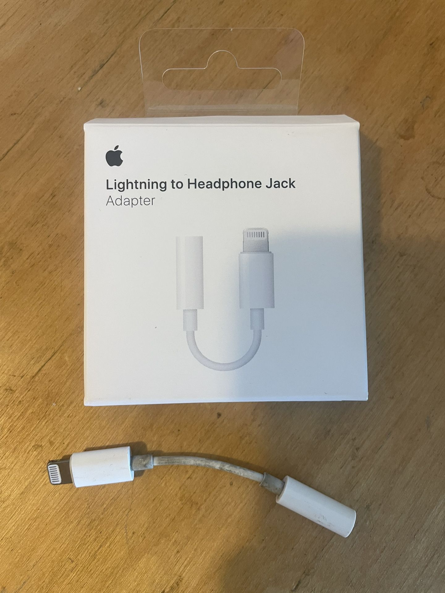 Apple Lightning To Headphone Jack