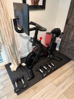 Peloton with weights- barely used
