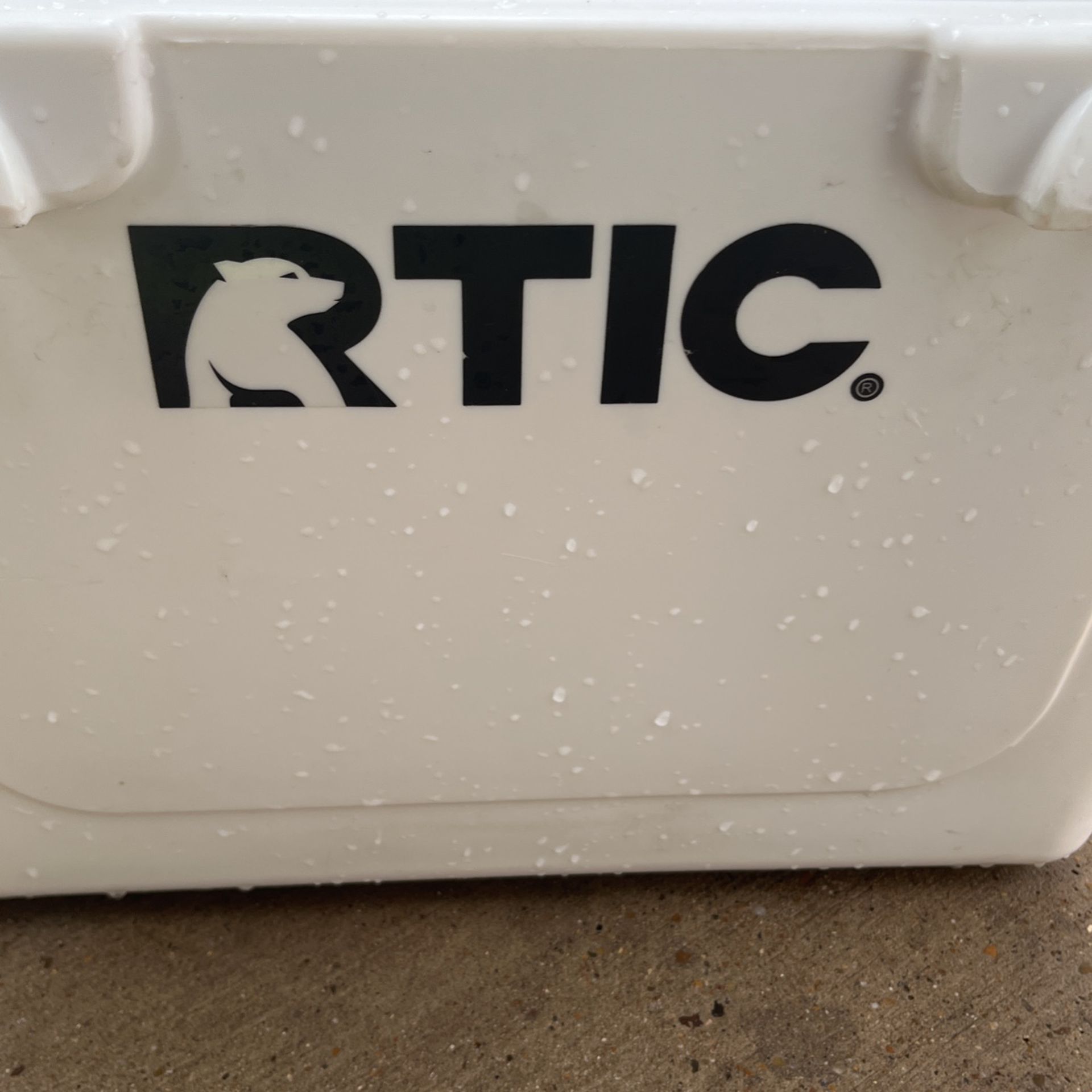 RTIC 20qt white 100$