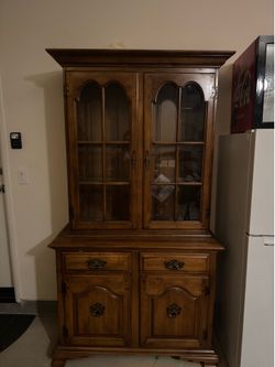 china cabinet (hutch)