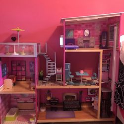 Doll House 