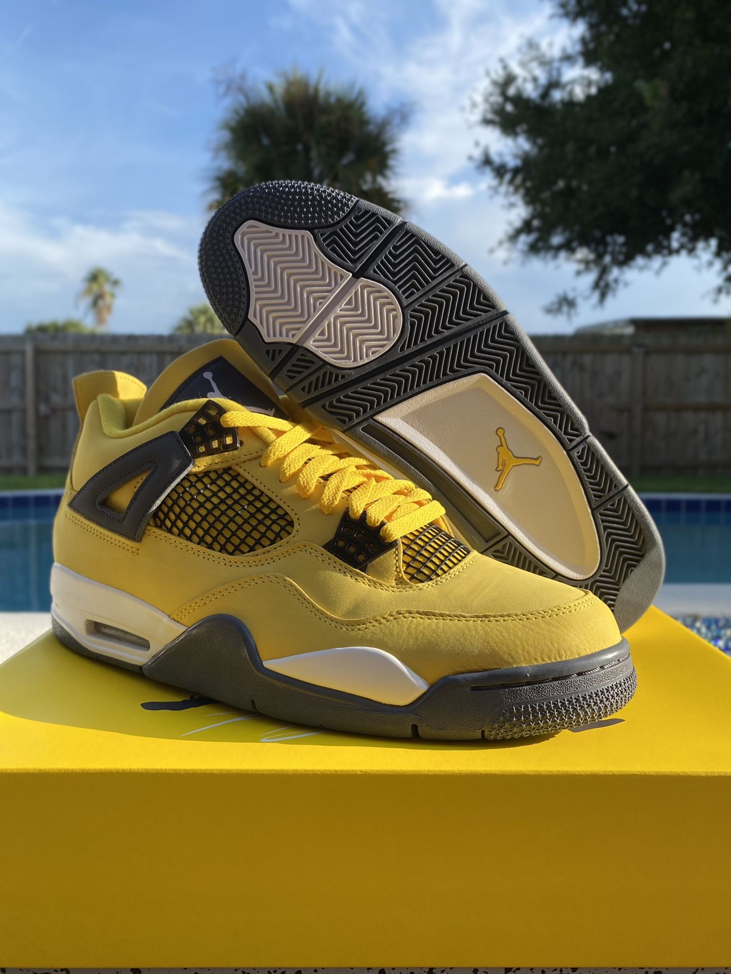 Jordan 4 Retro lightning