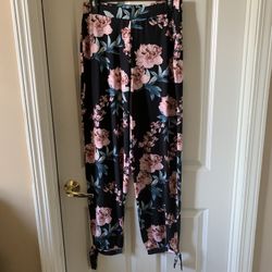 Kate & Mallory Flora Print Pants Women (M)