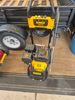 DEWALT PRESSURE WASHER 3400PSI NEW