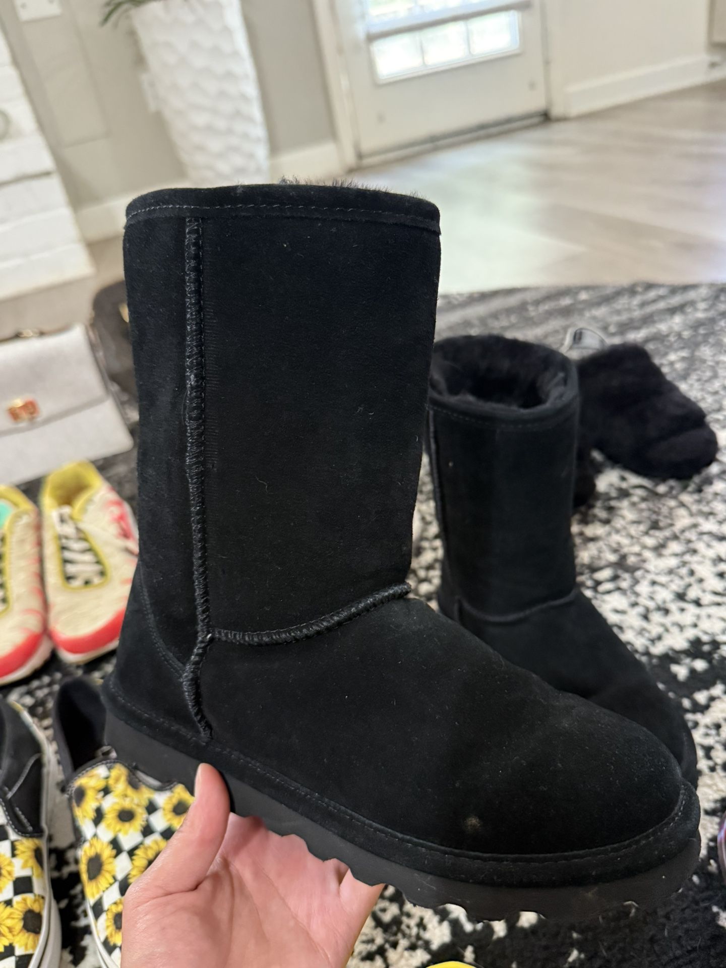 BLACK BEARPAW WINTER BOOTS