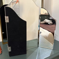 Foldable Vanity Mirror