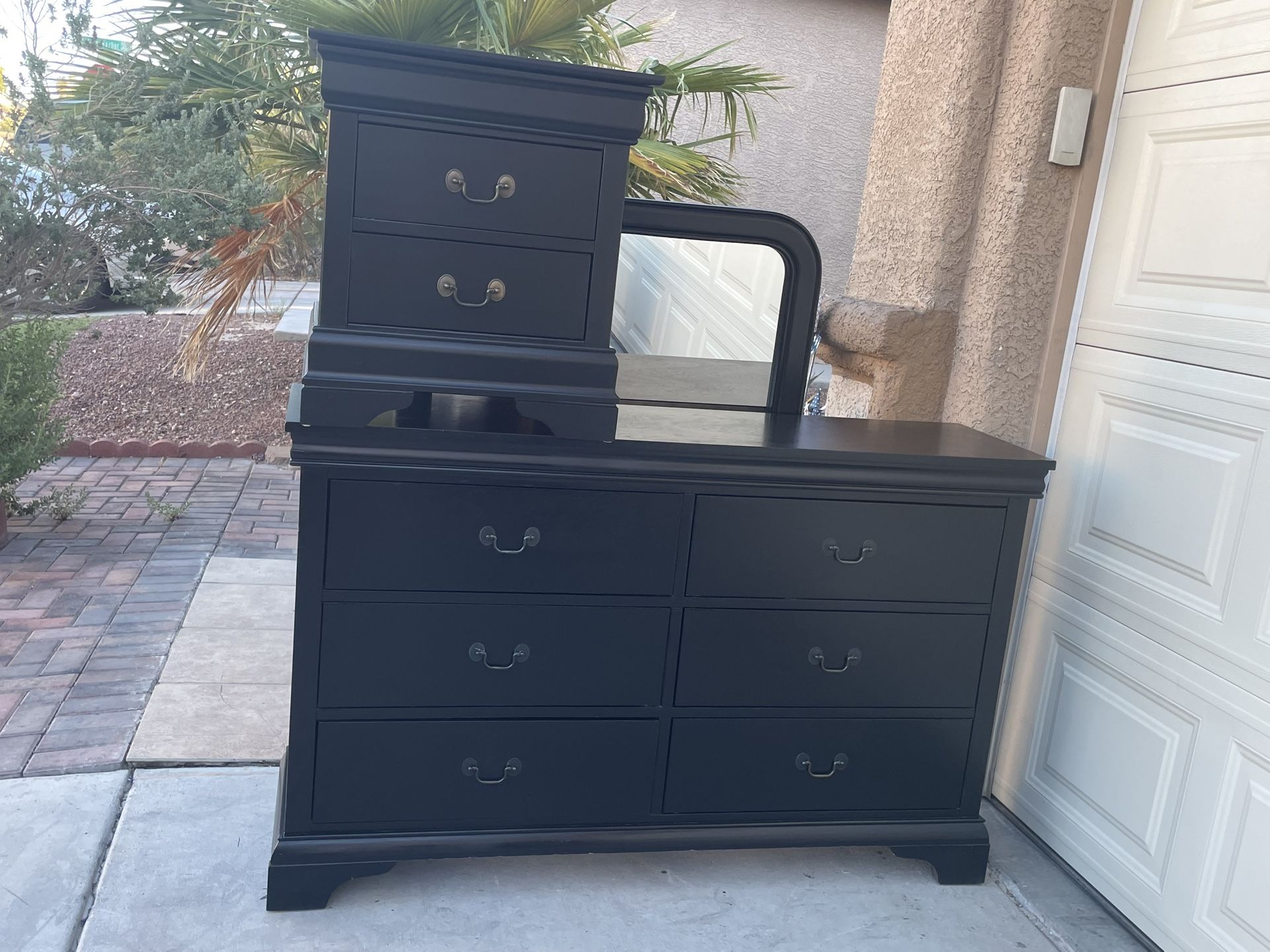 Dresser 1 nightstand and mirror black Excellent condition H35 W56 D16 free delivery