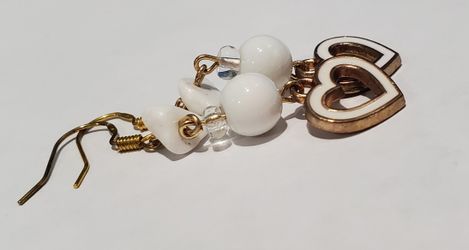 White Heart Earrings 🤍 