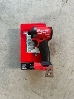 New Milwaukee M18 FUEL 18V Lithium-lon Brushless 1/4" Hex Impact Driver (Battery Not Included)