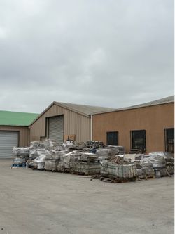 Free Tiles and Mosaic