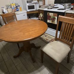 5pc Dining Set   with Extention Leaf 