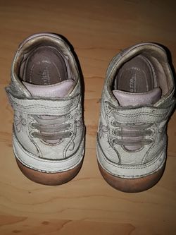 Stride Rite little girl shoes size 4.5M