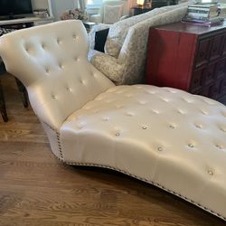 Glam Chaise Lounge With Nailhead Trim And Buttons 