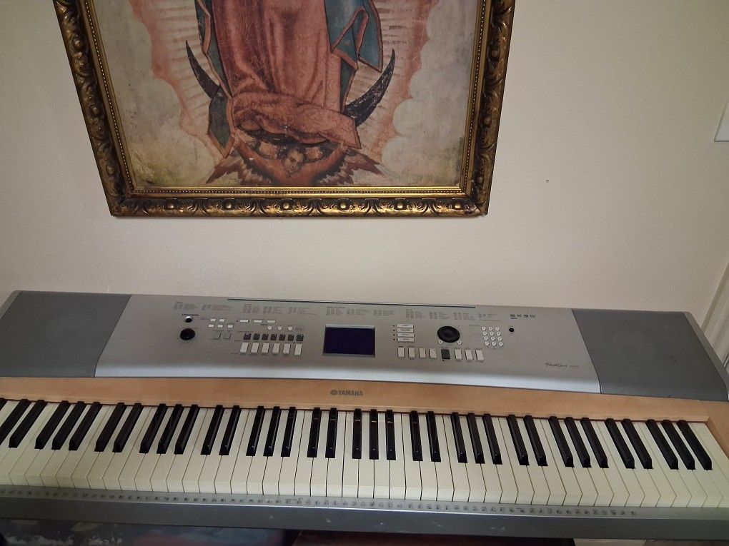 Yamaha Keyboard