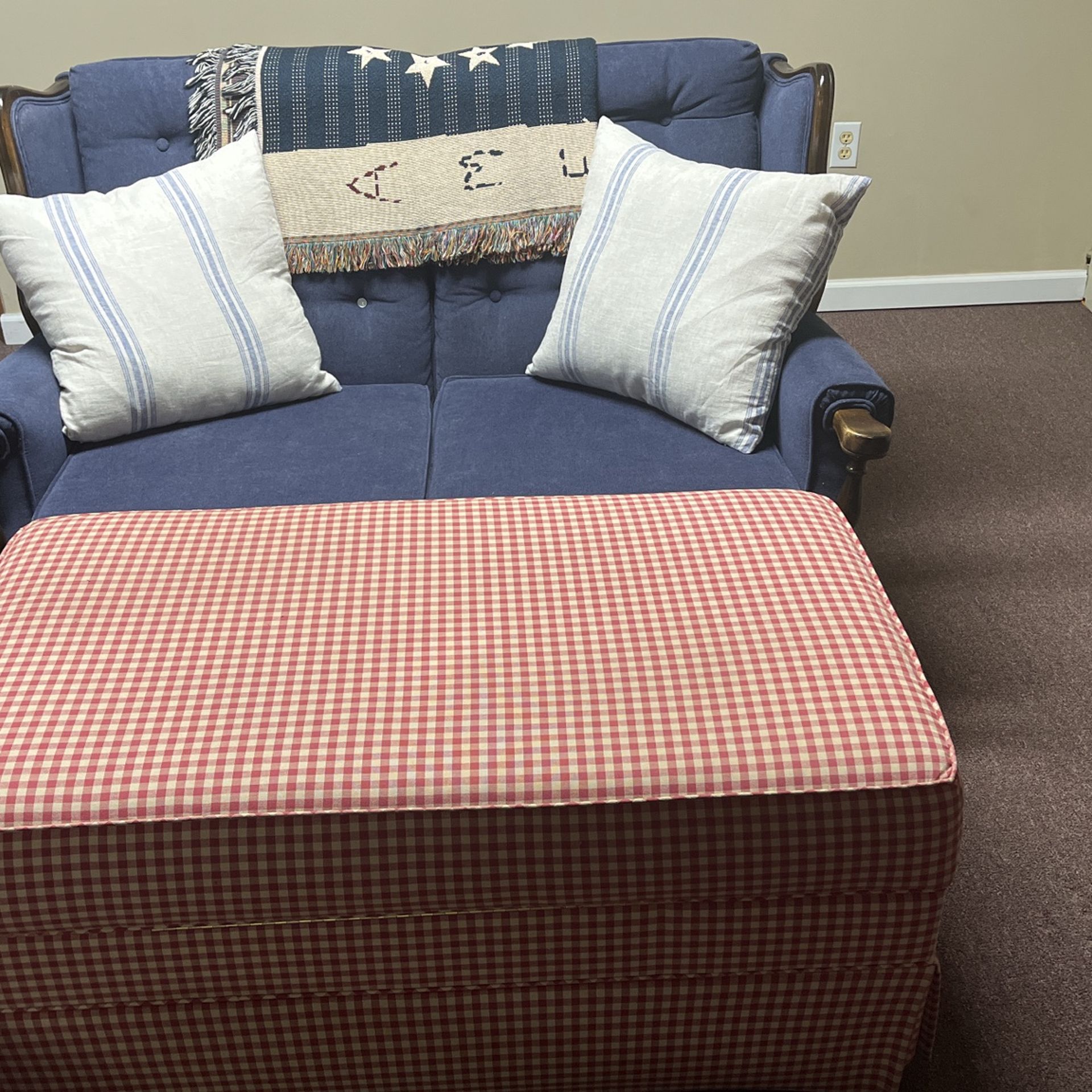 Ottoman Red And White Checks With Wheels And Storage