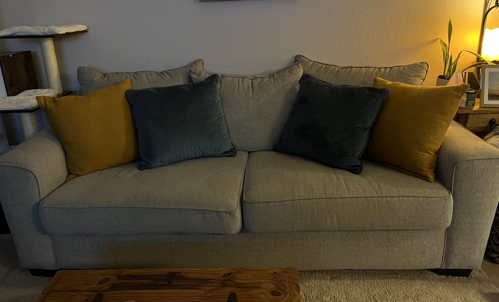 Free Living Spaces Sofa