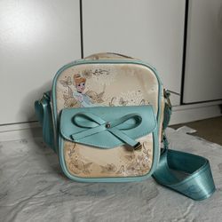 Wondapop Luxe Cinderella Crossbody