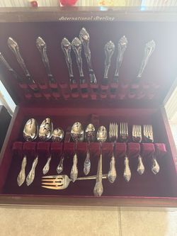 Large Oneida Stainless Flatware Lot w/ Wooden Silverware Chest – 2 Ornate Patterns
