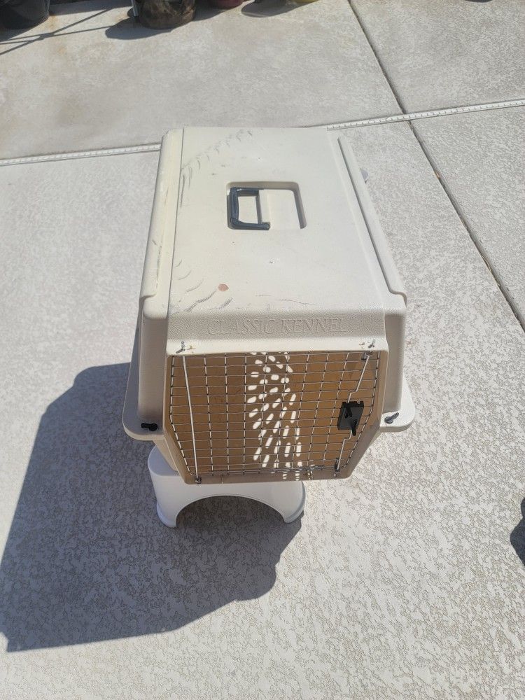 Large Pet  Carrier For Pets Up To 15 Inches Tall