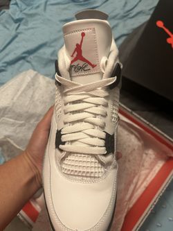 Jordan 4 (Cement)