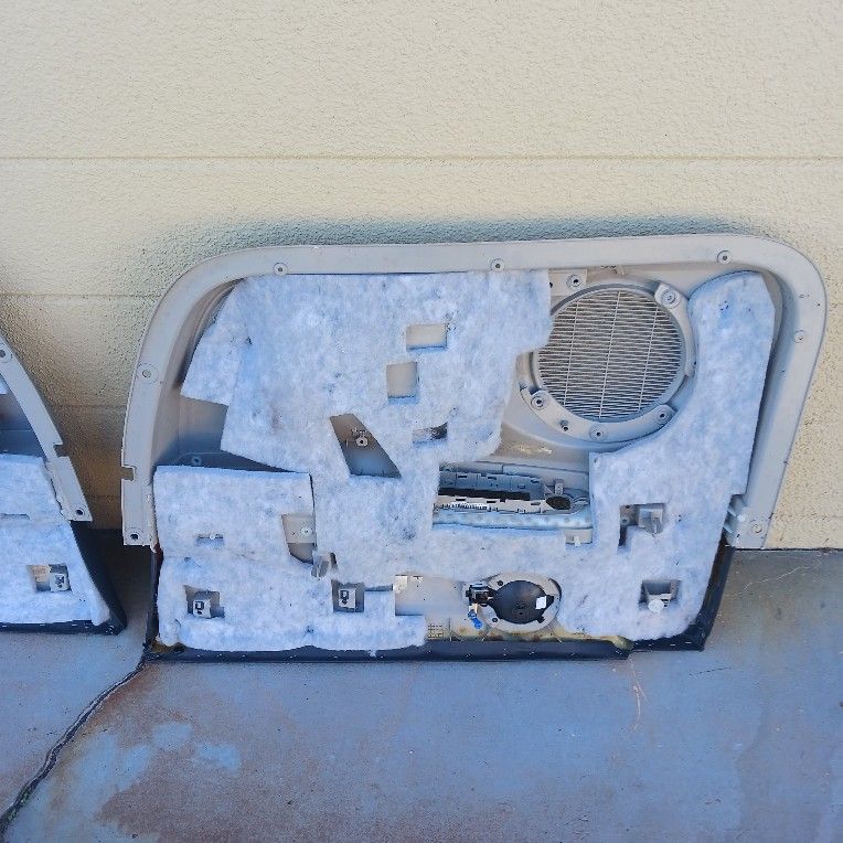 2006 DODGE Charger Interior Door Panels Set Of 4 Please Read Description In It's Entirety