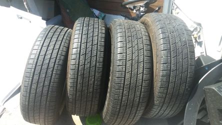 Set of four Kumho 225 65 R17 mud and snow Solus kl21