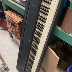 Yamaha Piano P-70 