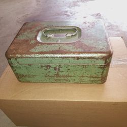 GREEN METAL MONEY BOX 