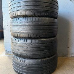 235/45/18. Michelin 