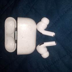 Apple Airpods Pro. Noise Cancelling.