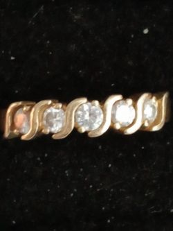 14 K Gold Ring With Diamonds 2.8 Grams