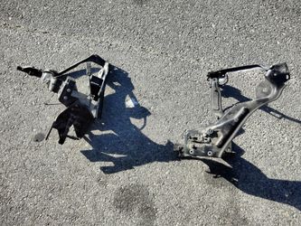 ,2008-2012 Mercedes C Series complete headlight brackets with latch.
