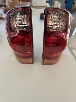 01-15 Toyota Tacoma OEM Tail Lights practically New $120 OBO