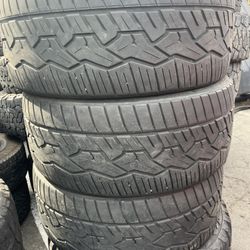Vendo 3 llantas usadas 305/35/R24 Marca NITTO