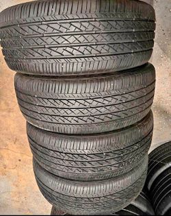 Bridgestone tires 215-55R18 usadas en excelente condición. Set off 4