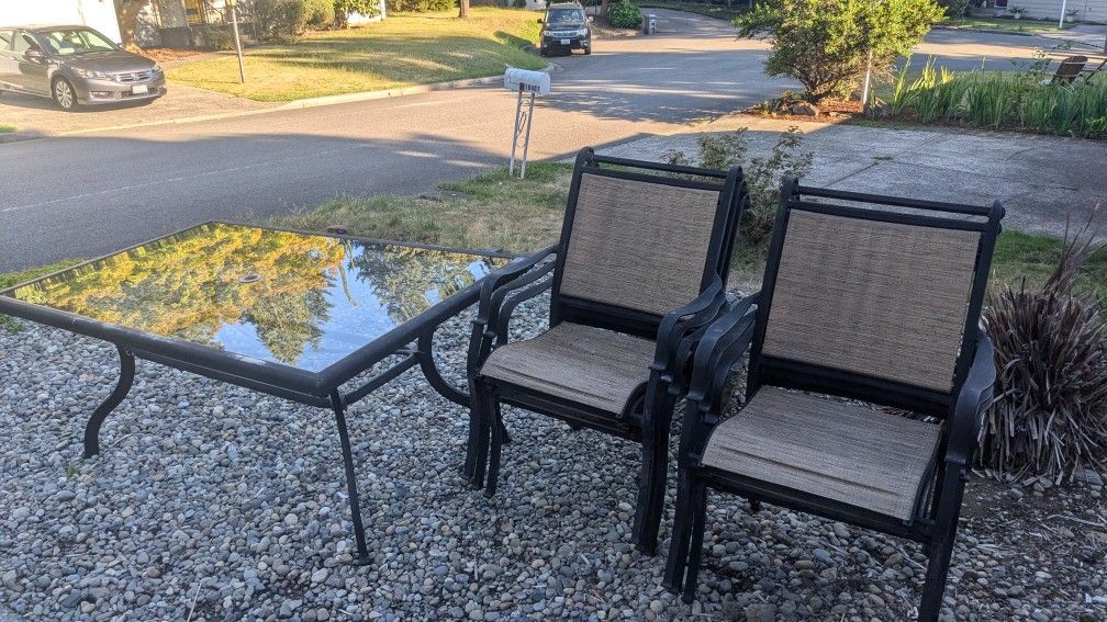 Outdoor Table And Chairs for Sale in Seattle, WA OfferUp