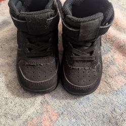 Toddler size 6c shoe.