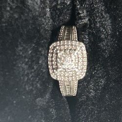 Stunning Diamond & Gold  Ring 