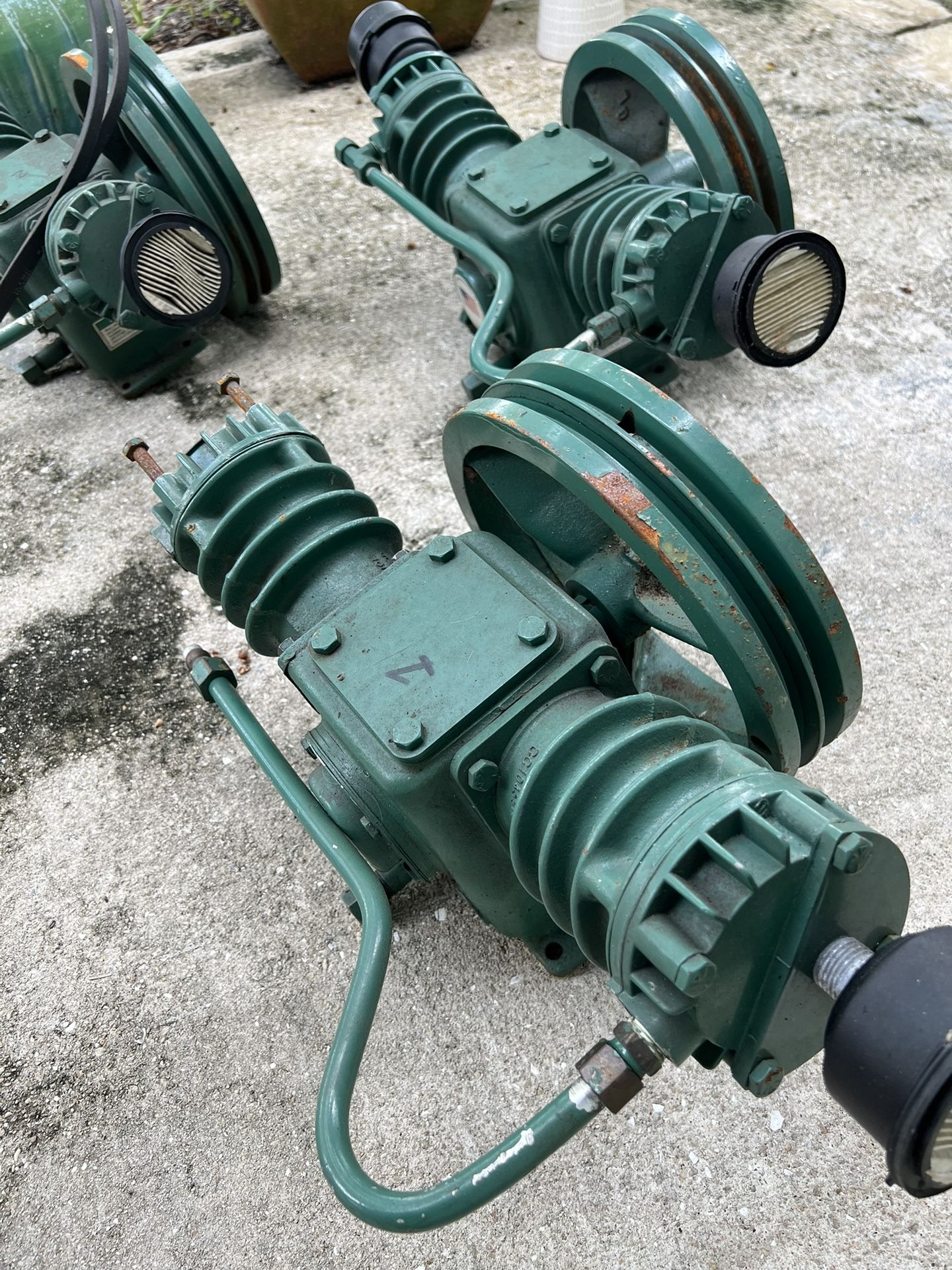 Cool Tooty Airbrush Compressor With Tank By No-Name brand for Sale in  Pembroke Pines, FL - OfferUp