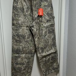 Young LA Green Tree Camo Pants. Size Large