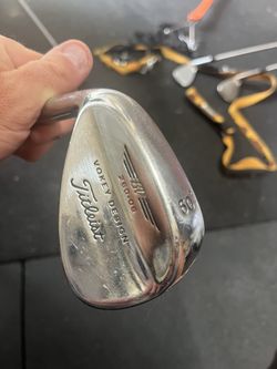 ⛳ For Sale: Left-Handed Titleist Vokey 60° Wedge – 260.06 w/ New Golf Pride Grip