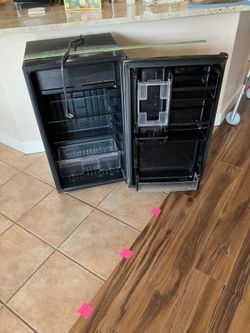 Mini fridge