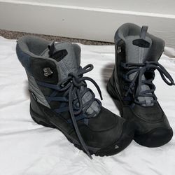 Keen Snow Boots Size 6-6.5