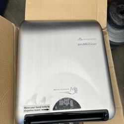Brand New Stainless Steel Finish Paper Towel Dispenser