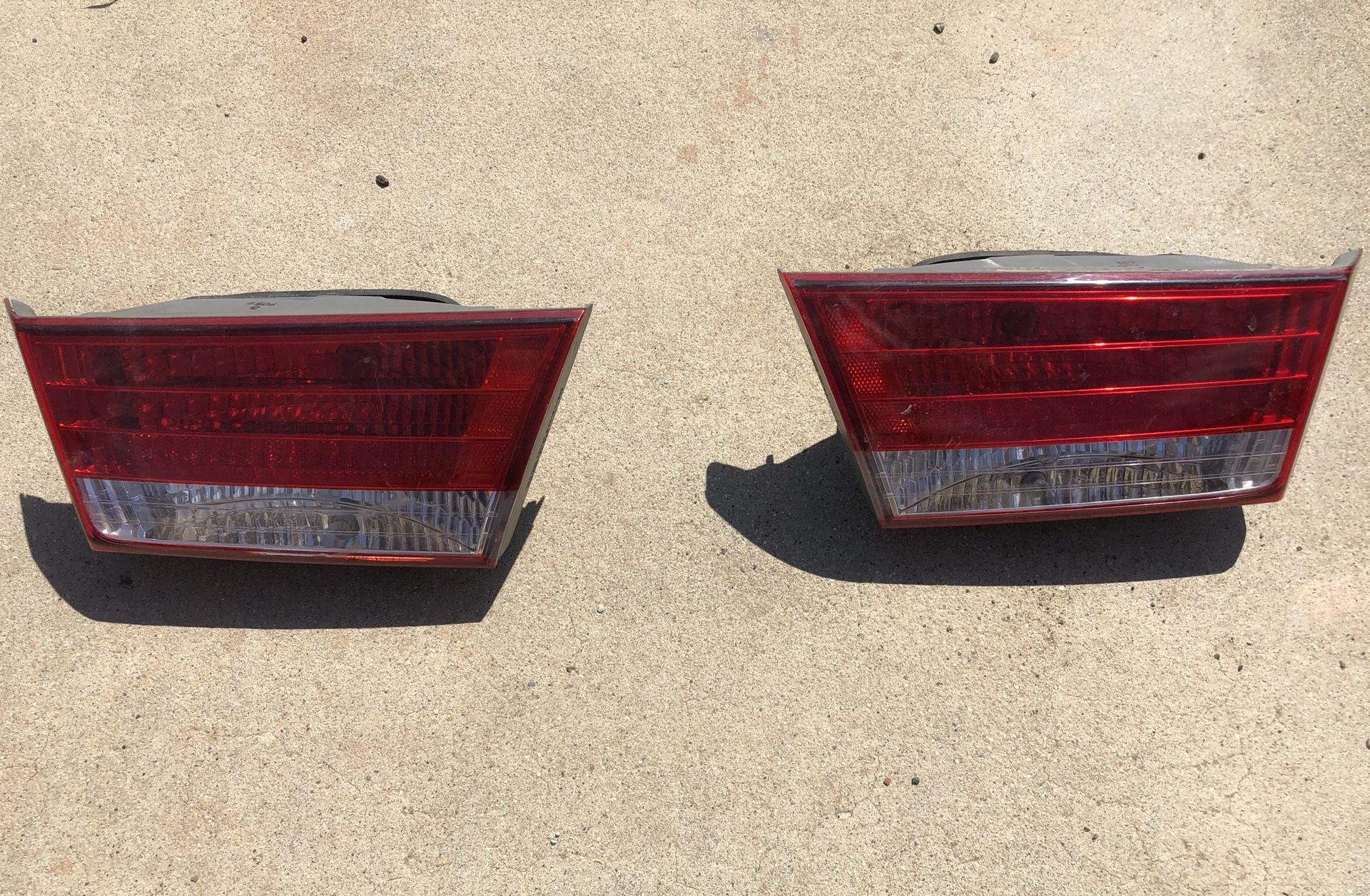 2006-2008 Hyundai Sonata Inner Taillights OEM